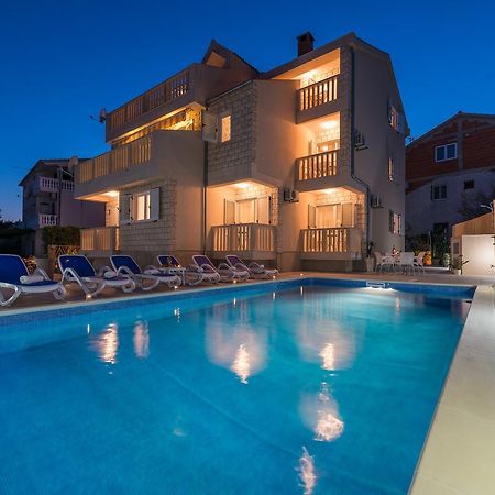 Apartments Pralija Zaboric Luaran gambar