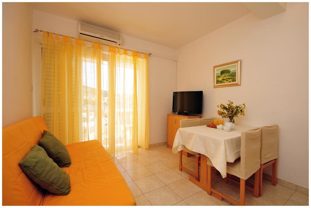 Apartments Pralija Zaboric Luaran gambar