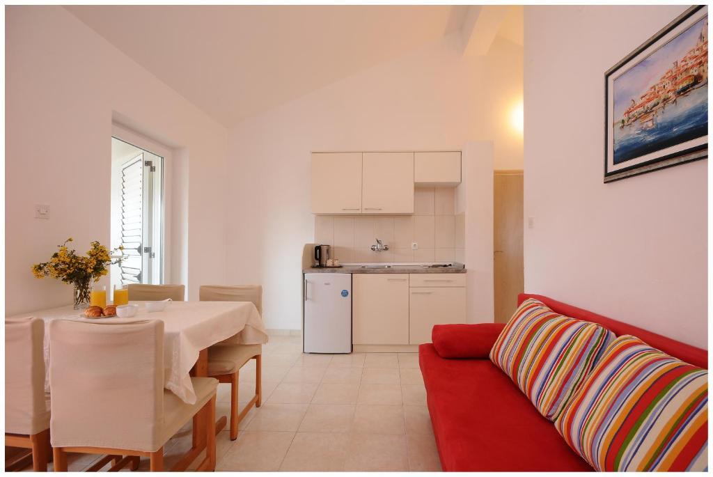 Apartments Pralija Zaboric Bilik gambar