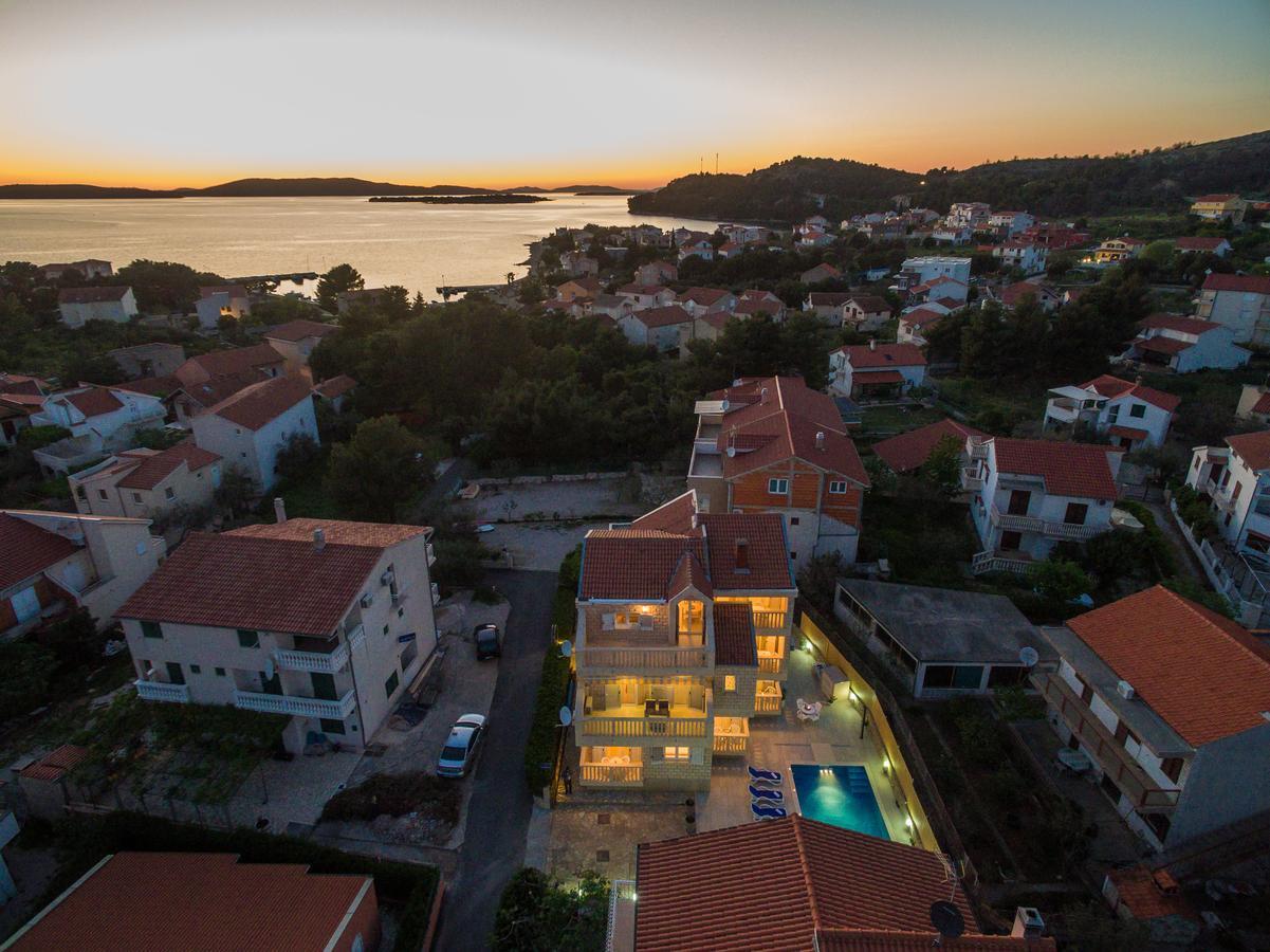 Apartments Pralija Zaboric Luaran gambar