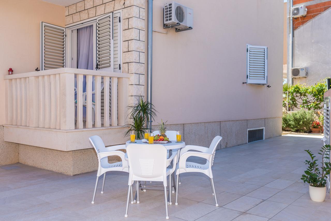 Apartments Pralija Zaboric Luaran gambar