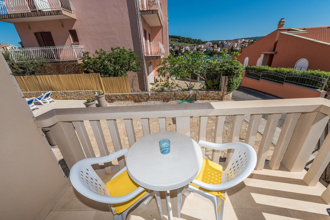 Apartments Pralija Zaboric Luaran gambar