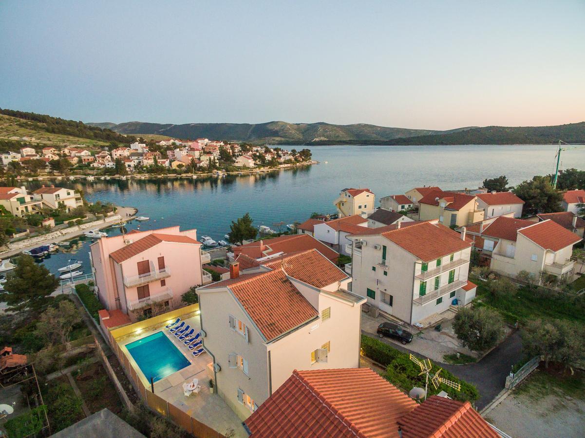 Apartments Pralija Zaboric Luaran gambar