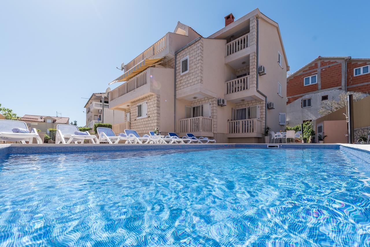 Apartments Pralija Zaboric Luaran gambar