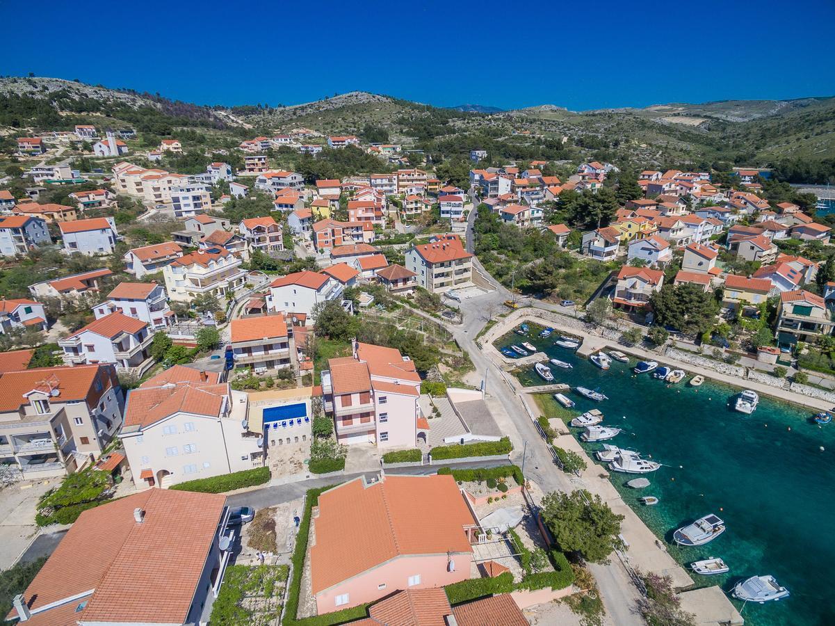 Apartments Pralija Zaboric Luaran gambar