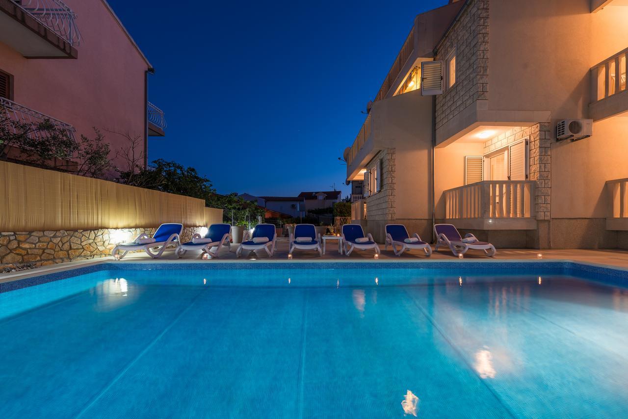 Apartments Pralija Zaboric Luaran gambar